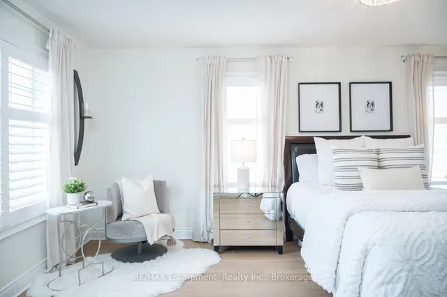 Additional image 20 of 635 Willmott Cres