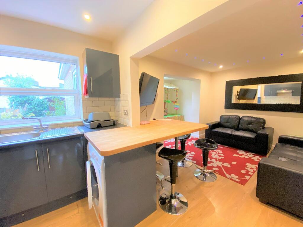 Additional image 7 of 5 Bed Student House - 50 New Ruttington Lane