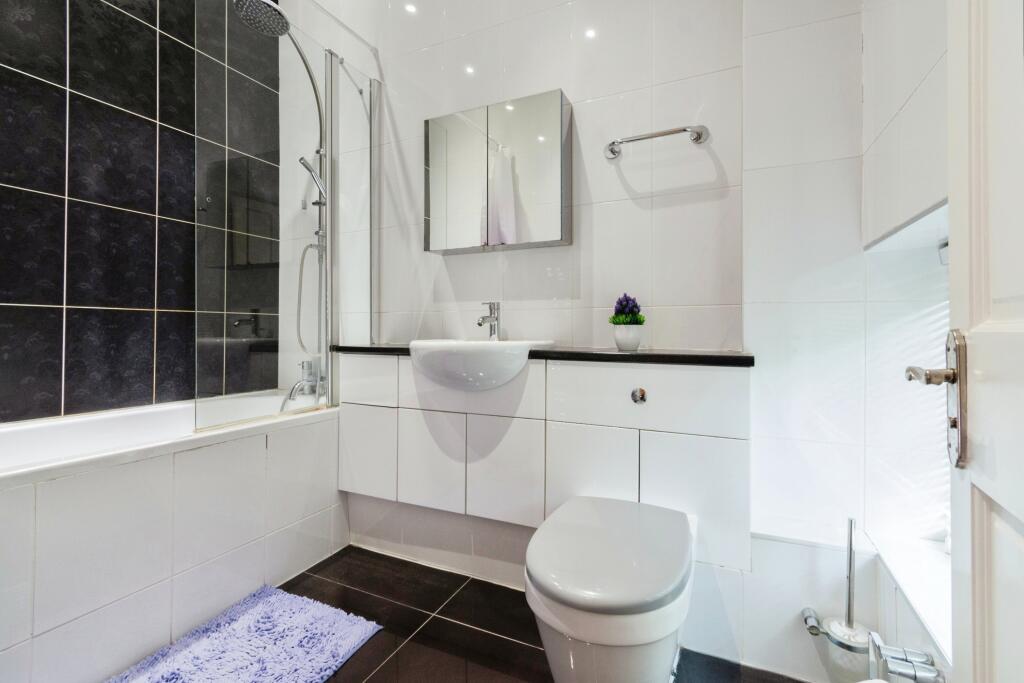 Additional image 13 of Sherwood Oaks, 13 Frensham Road, Kenley, Surrey, CR8