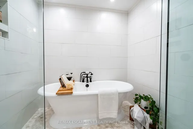 Additional image 27 of 937 Safari Rd