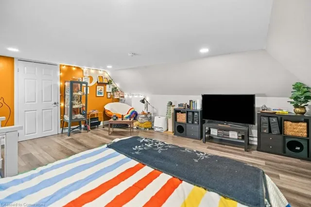 Additional image 20 of 20 Holton Ave