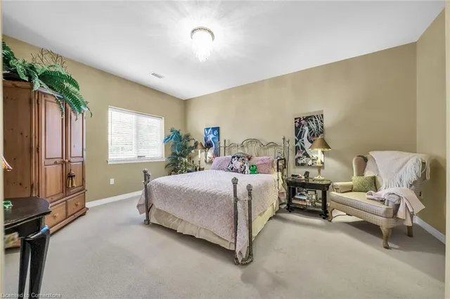 Additional image 18 of 61 Cloverleaf Dr Unit 2