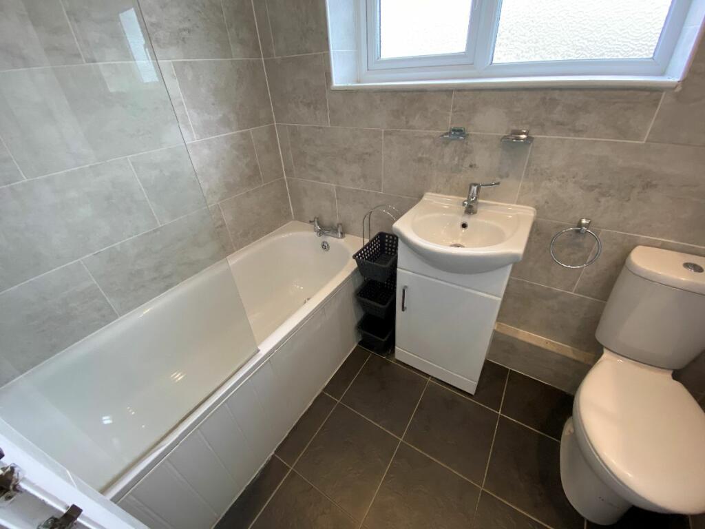 Additional image 10 of 5 Bed Student House - 50 New Ruttington Lane