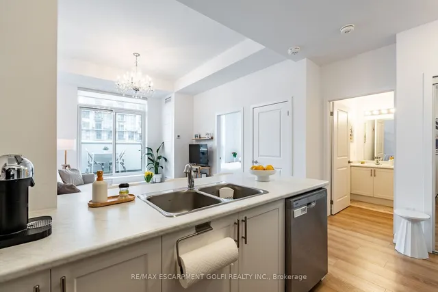 Additional image 13 of 470 Dundas St Unit 518