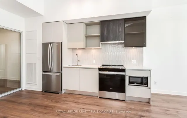 Additional image 17 of 405 Dundas St Unit 238