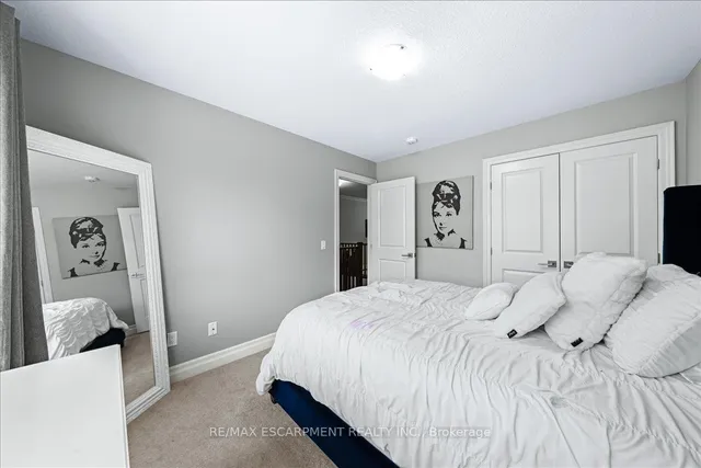 Additional image 36 of 75 Southshore Cres