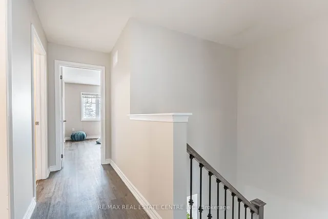 Additional image 32 of 10 Utter Pl