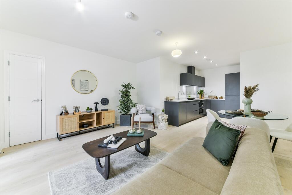 Russell Hill Road, Purley