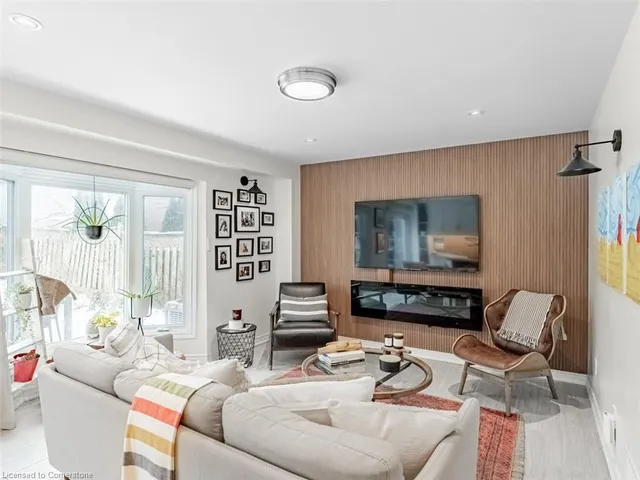 Additional image 14 of 137 Cove Cres