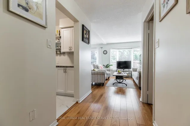Additional image 7 of 2004 Glenada Cres Unit 24