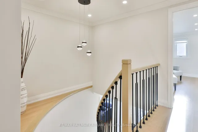 Additional image 20 of 411 Barclay Cres