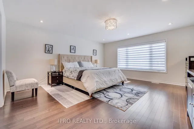 Additional image 31 of 692 Kennedy Circ