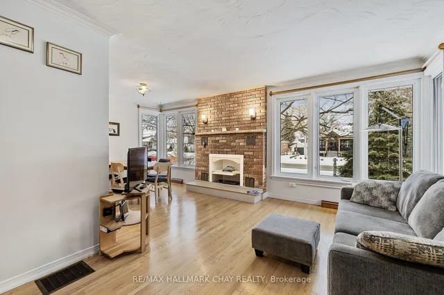 Additional image 9 of 405 Broadway Ave