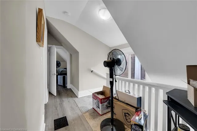 Additional image 31 of 76 Wellington St N/S St