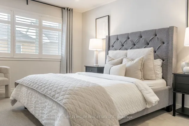 Additional image 15 of 302 Jean Landing