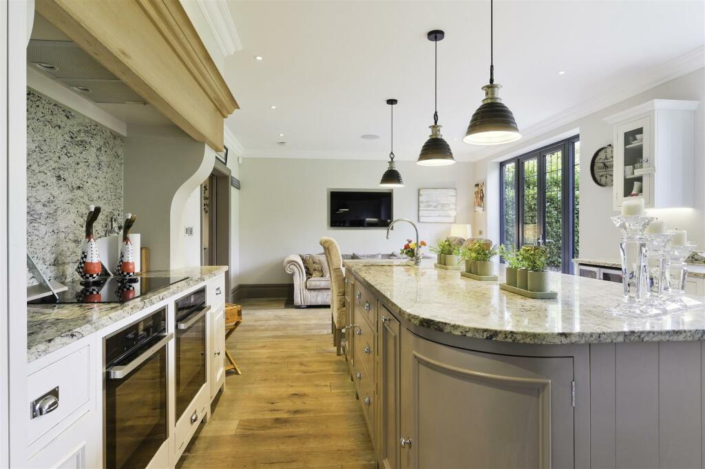 Additional image 7 of Woodcote Park Avenue, Purley