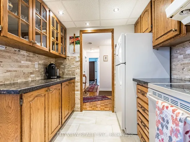 Additional image 18 of 3700 Kaneff Cres Unit 212