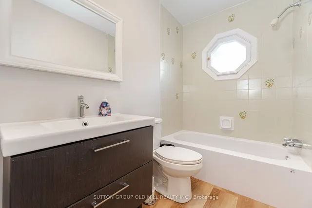 Additional image 11 of 656 Hyacinthe Blvd