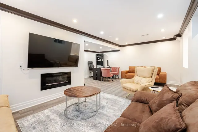 Additional image 18 of 1158 Duignan Cres