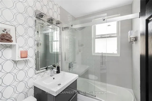 Additional image 24 of 865 Queensdale Ave