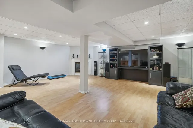 Additional image 25 of 1008 Glenbrook Ave