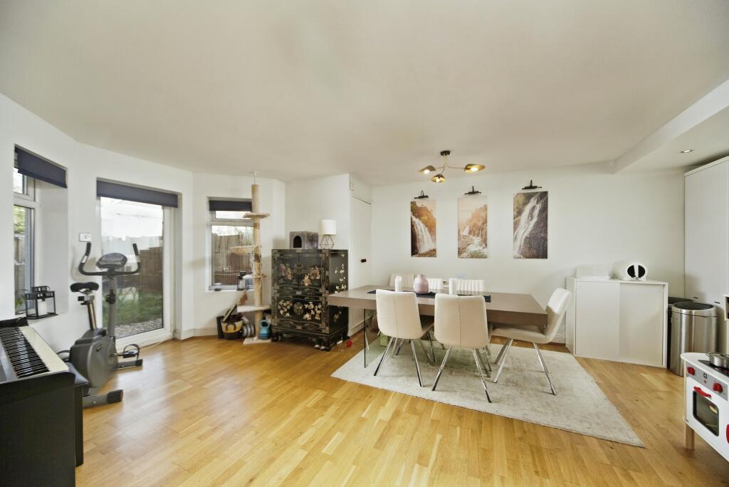 Additional image 16 of 230 Norbury Avenue, Thornton Heath, CR7