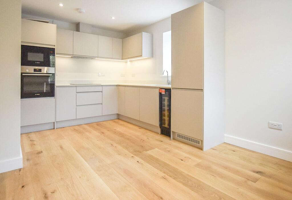 Additional image 10 of Flat 6, Endlesham Court,, 131 Woodcote Valley Road,, Purley, CR8