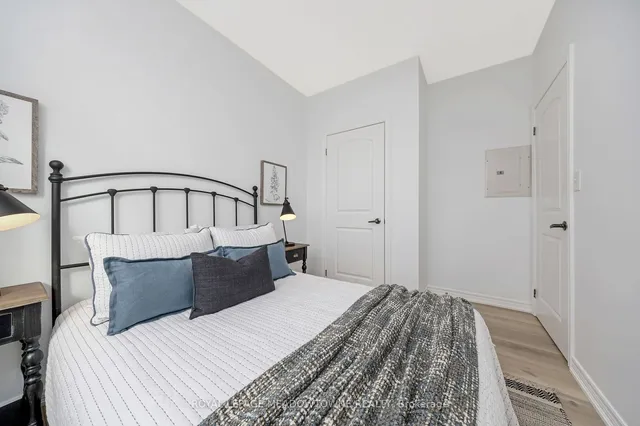 Additional image 36 of 383 Main St Unit 618