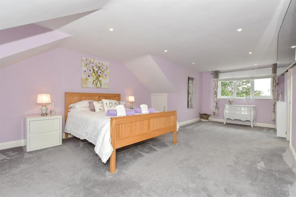 Additional image 11 of Cumberland Avenue, Broadstairs, Kent