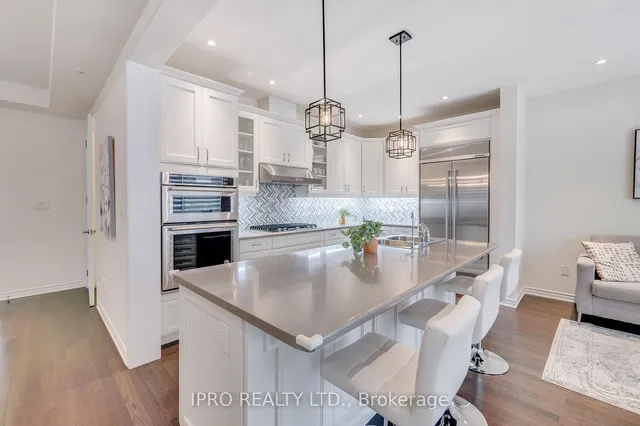 Additional image 16 of 692 Kennedy Circ