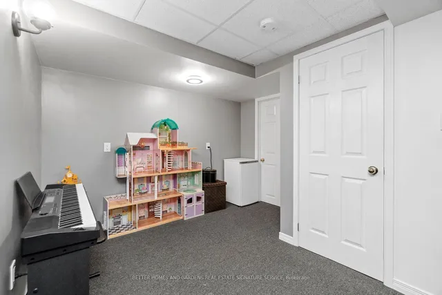 Additional image 9 of 5140 Lampman Ave