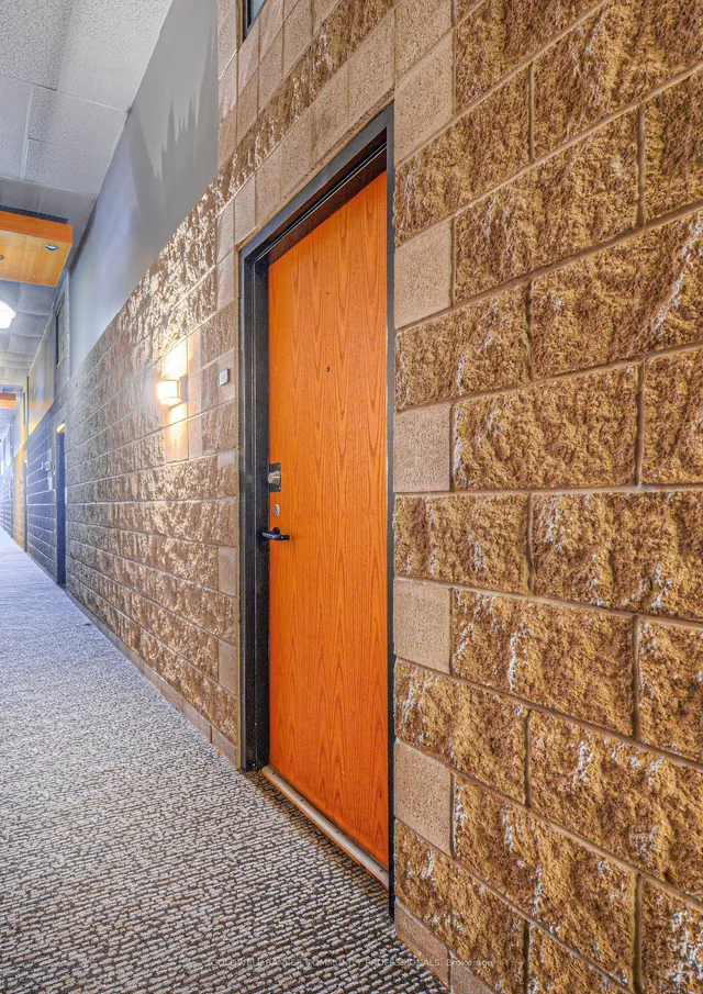 Additional image 33 of 50 Main St Unit 314