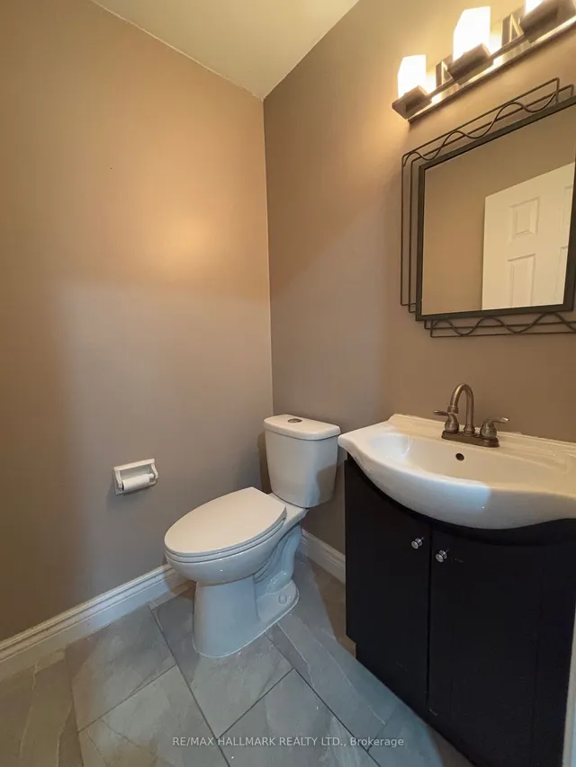 Additional image 6 of 466 Woodlawn Cres