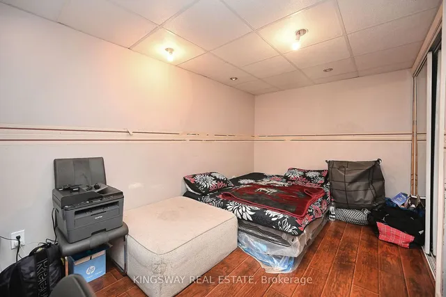 Additional image 34 of 918 Khan Cres