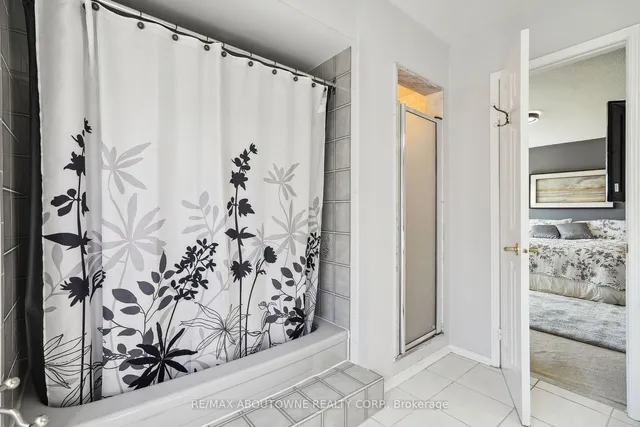 Additional image 19 of 1008 Glenbrook Ave