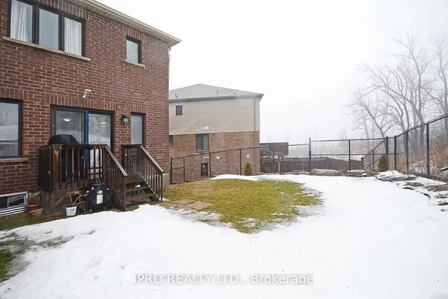 Additional image 32 of 128 Crafter Cres