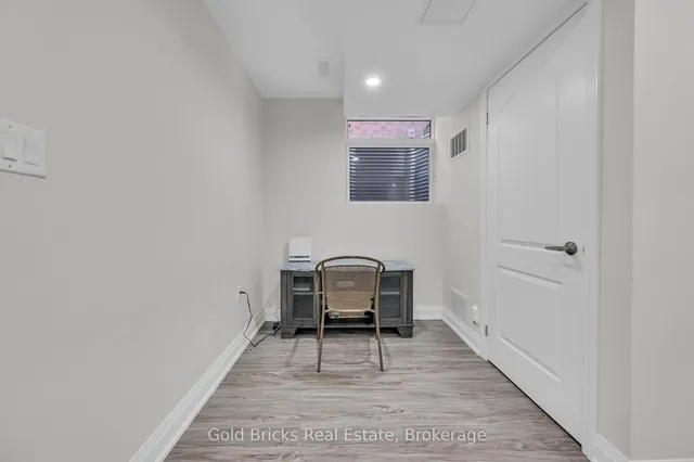 Additional image 34 of 18 Germain Circ