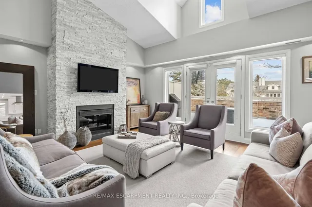 Additional image 13 of 3230 New St Unit 3