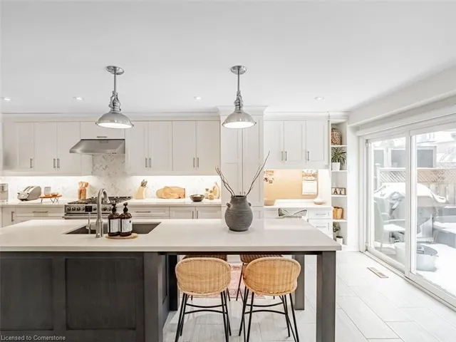 Additional image 12 of 137 Cove Cres