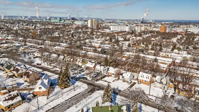 Additional image 40 of 27 Glengrove Ave