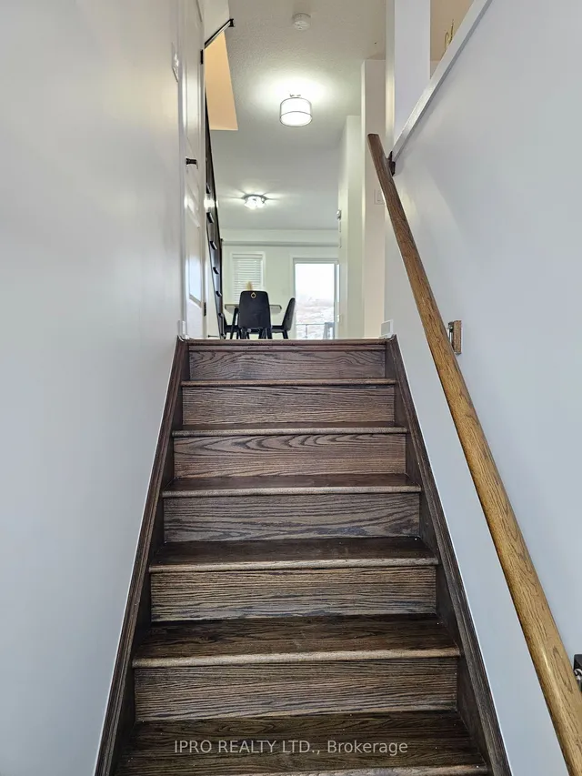 Additional image 16 of 128 Crafter Cres