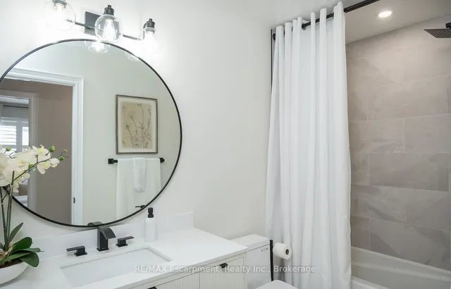 Additional image 30 of 635 Willmott Cres