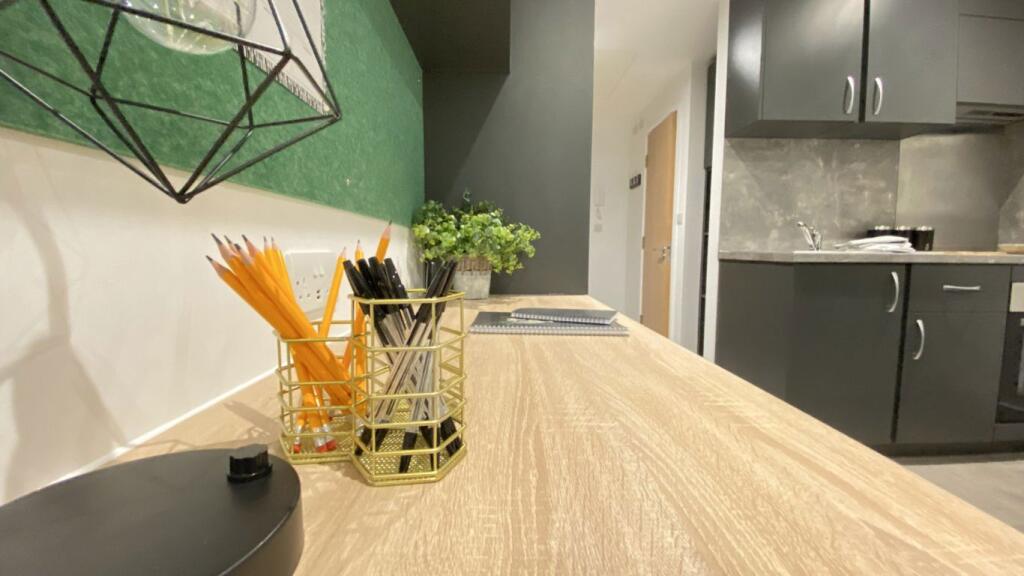 Additional image 16 of 8 Griffin Westgate One: 3675