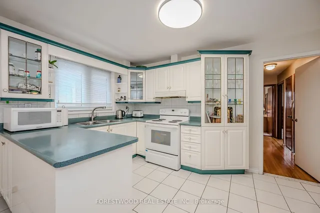 Additional image 13 of 924 Lovingston Cres