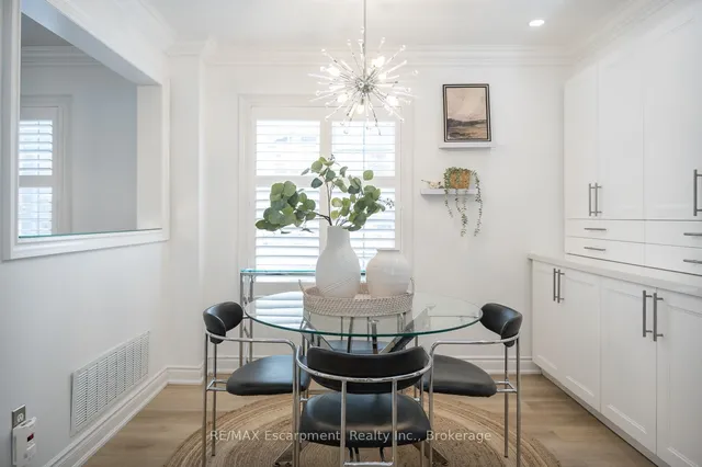 Additional image 9 of 635 Willmott Cres