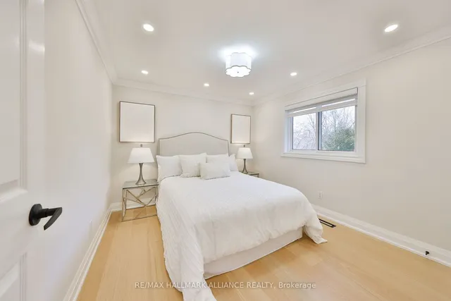 Additional image 24 of 411 Barclay Cres