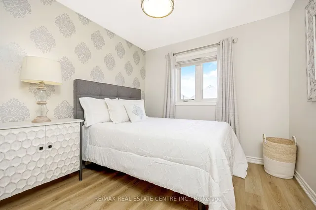 Additional image 30 of 743 Agnew Cres