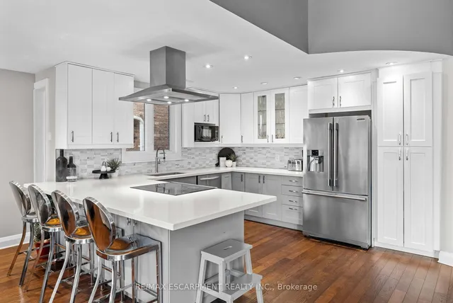 Additional image 11 of 3230 New St Unit 3