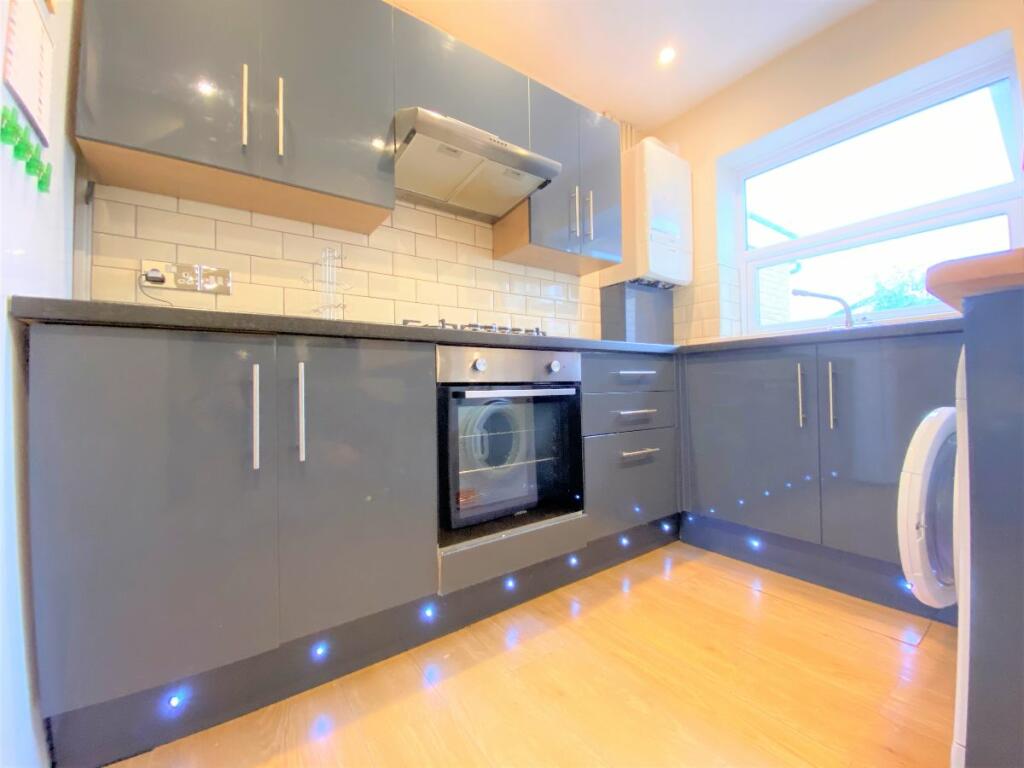 Additional image 4 of 5 Bed Student House - 50 New Ruttington Lane