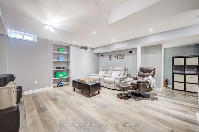 Additional image 36 of 2116 Newell Cres